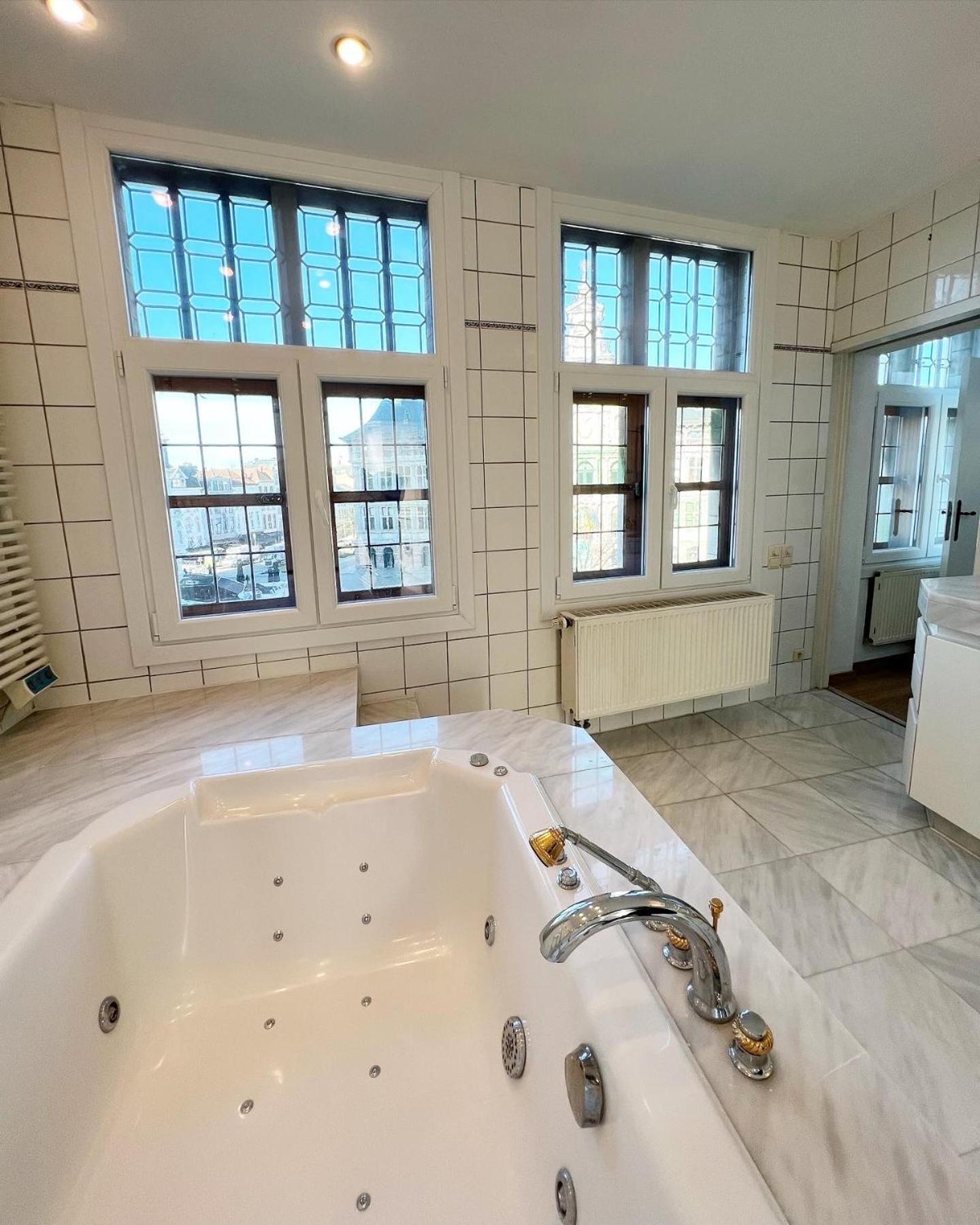 Le Faubourg Suites 安特卫普 外观 照片